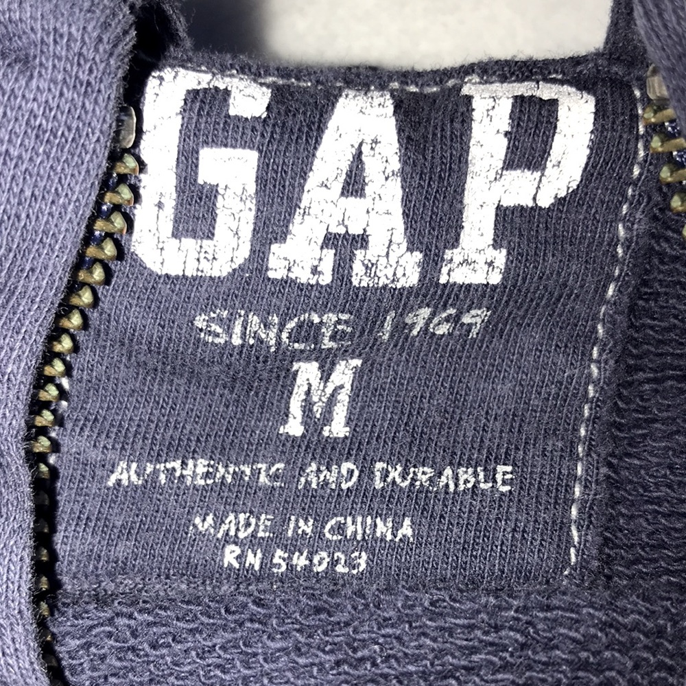 GAP Sweatshirt - Picture 3 of 3